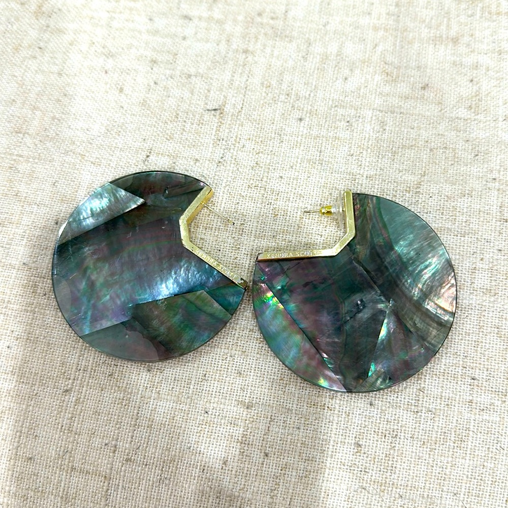 Kendra Scott Kai in Mother of Pearl